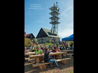 jak-chata-na-javorovem-oslavila-120-let